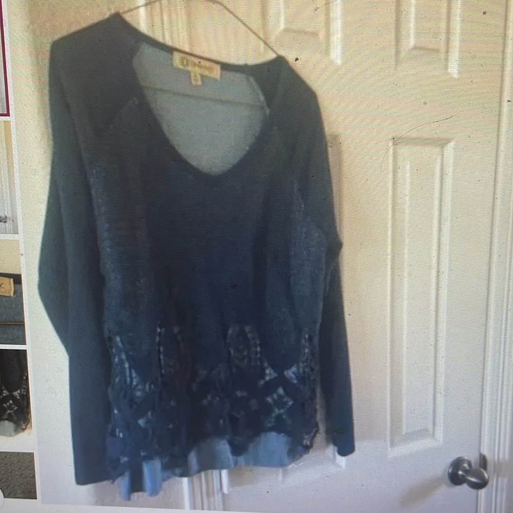 Democracy Navy Blue layered lace top M